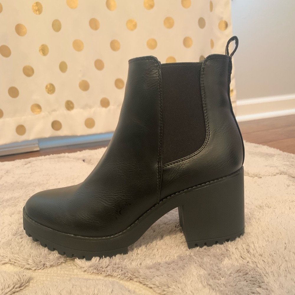 Nasty Gal chunky Chelsea boots